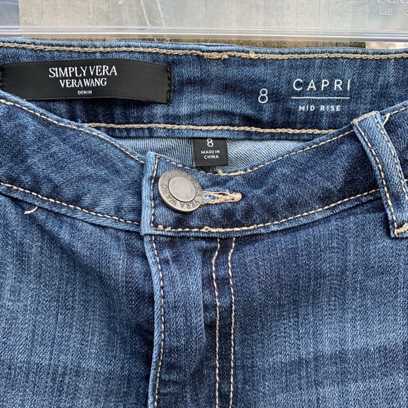 🍄 Simply Vera Wang Distressed Capri Size 8 - Picture 3 of 5
